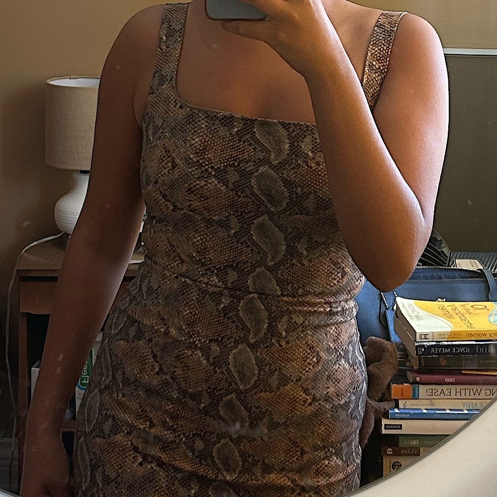 DYNAMITE Snake skin body dress